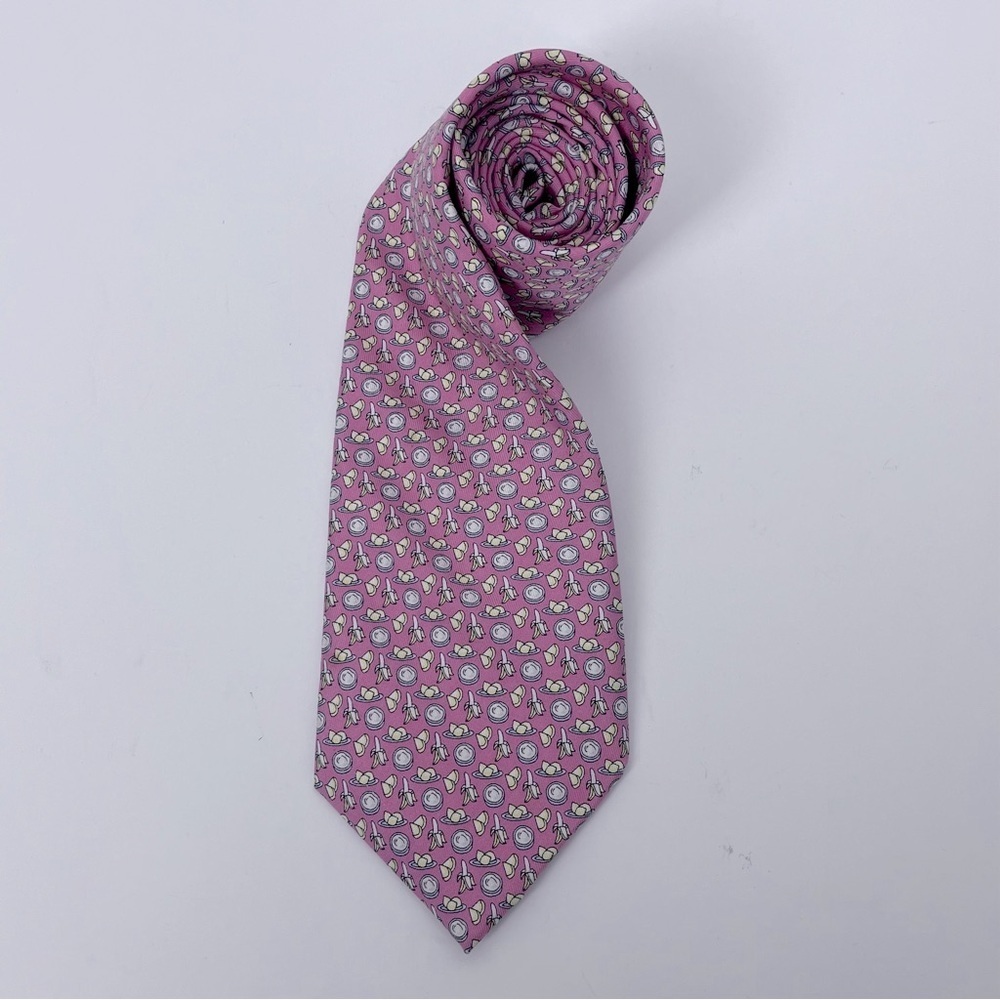 Vineyard Vines 100% Silk Handmade Neck Tie with Banana Pattern; Preppy, Formal